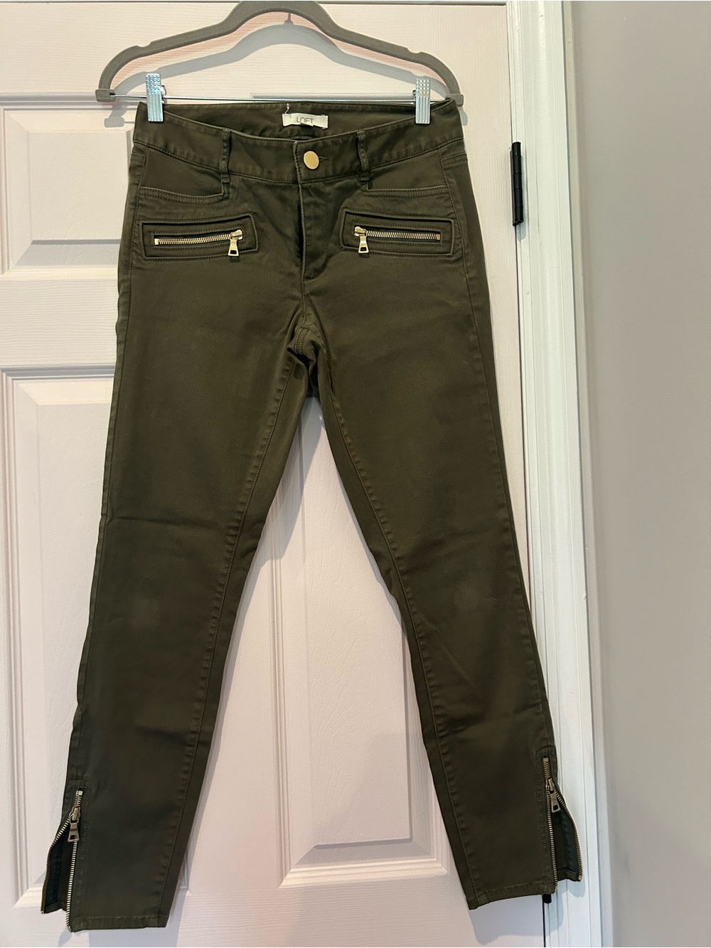 LOFT Olive Skinny Pants with Zip Pocket Details